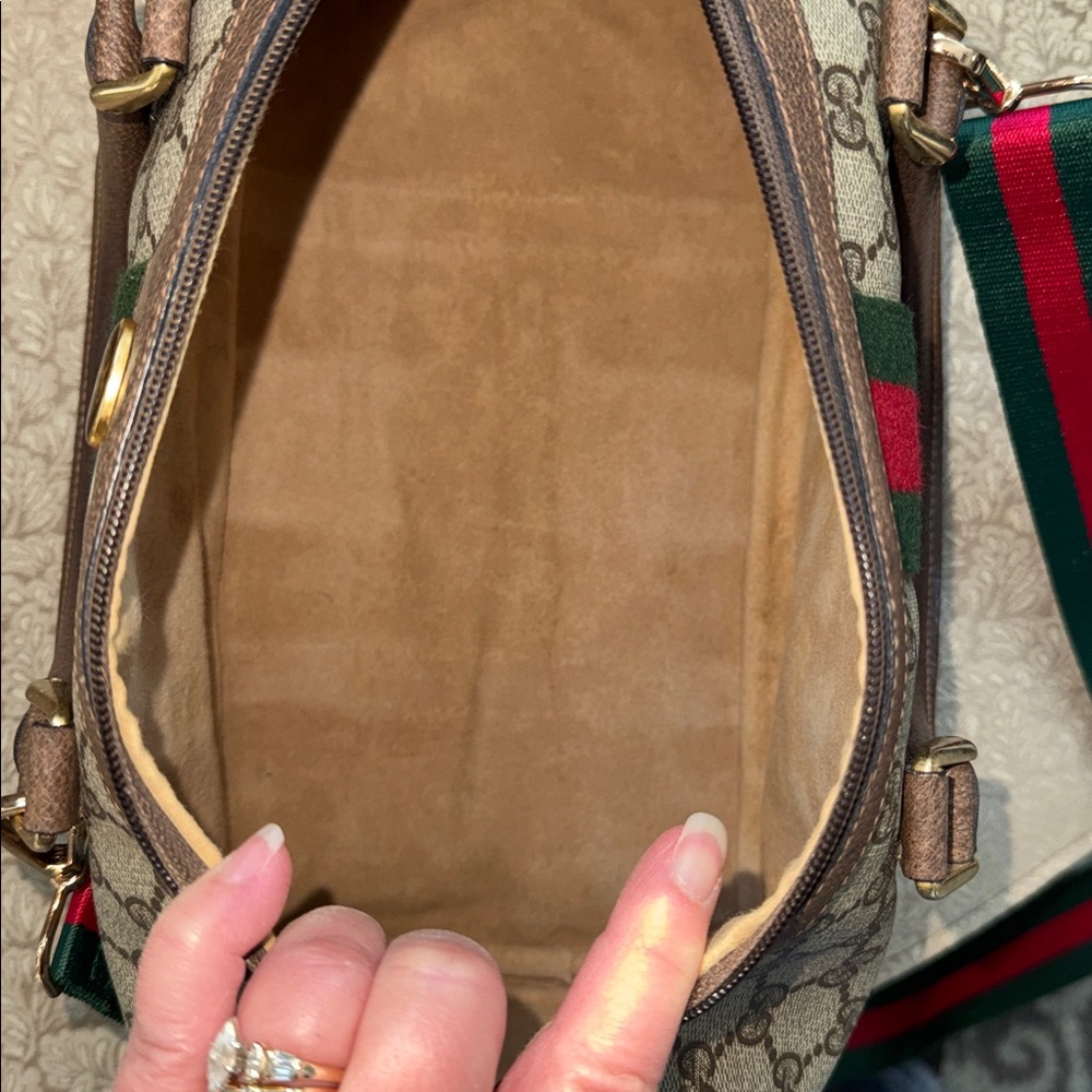GUCCI GG Supreme Boston Bag - Picture 12 of 15